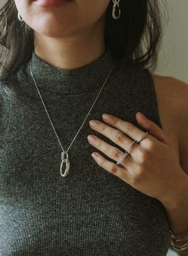 Bagues en argent fin avec motif zircone blanc