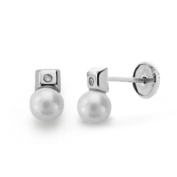 18K White Gold Earrings Pearl and Brilliant Cut Diamonds 0.02 Qts.