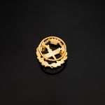 Insigne de philosophie en or jaune 18 carats. 15x15mm