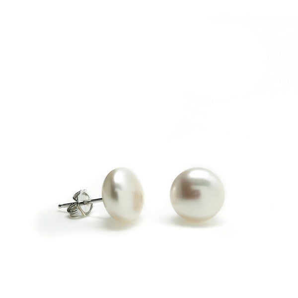 Boucles d'oreilles petites et classiques en perles plates 11,5 cm