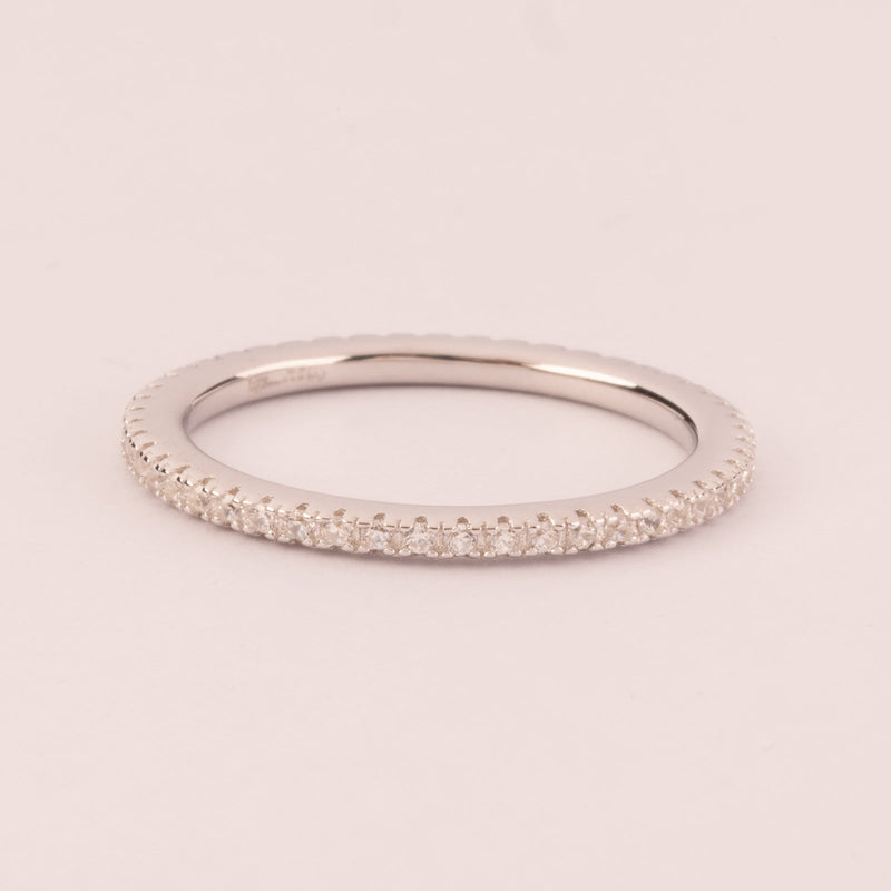 Wedding ring with 1.5 mm zircons