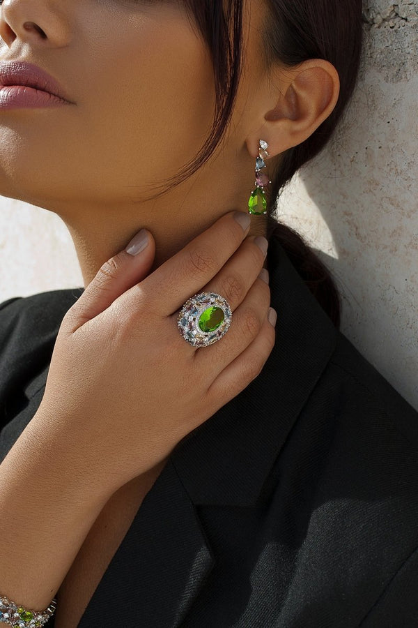 Ring with colored stones in different shades