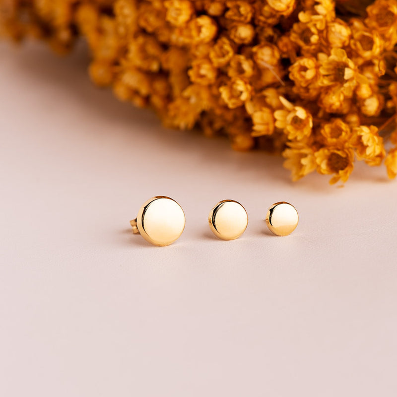 18K Yellow Gold Round Shiny Earrings 4.5 mm. Nut Closure