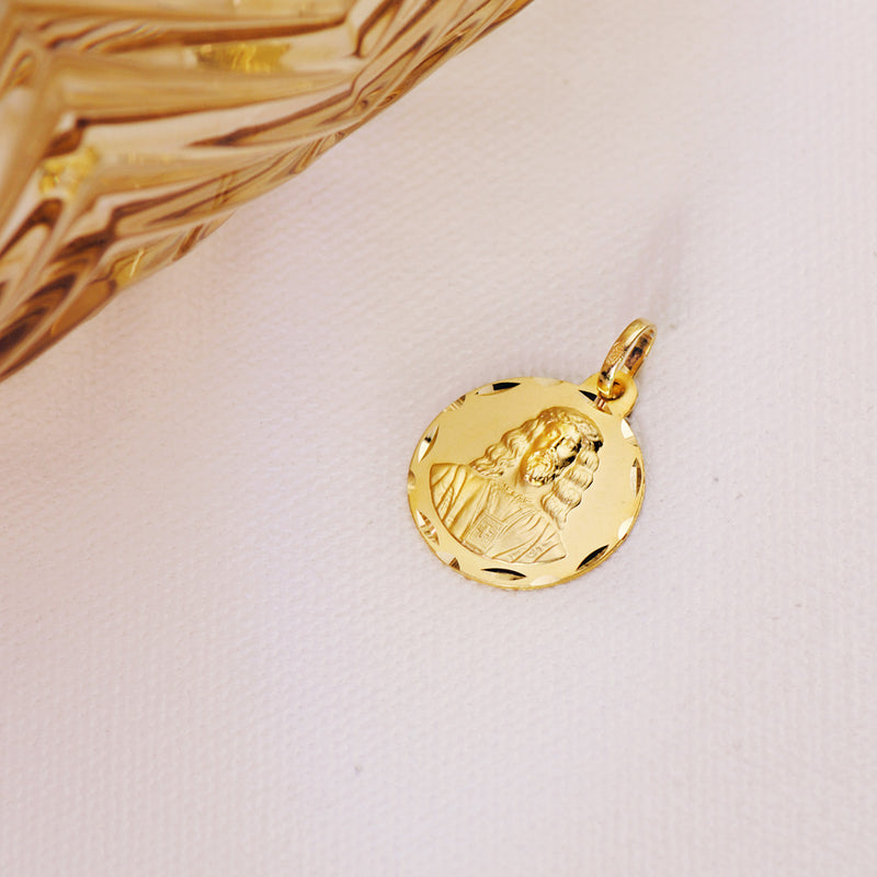 Médaille Christ Medinaceli en or jaune 18 carats taille 18 mm