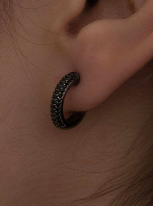 Boucles d'Oreilles Créoles avec Zircons Noirs Petit Modèle