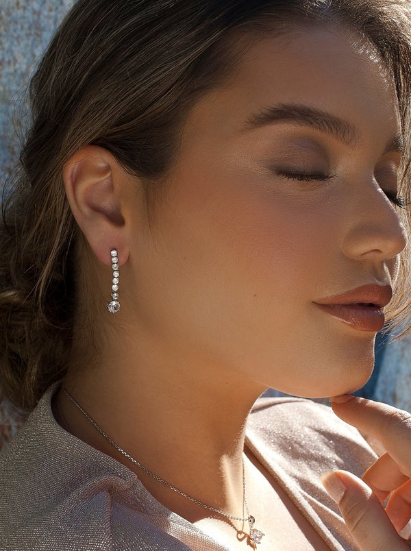 Boucles d'oreilles de mariée longues en argent, conception linéaire rigide