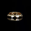 Anillo liso con circonitas blancas bañado en oro 18k