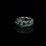 Anillo de malla suave groumette con circonitas esmeralda