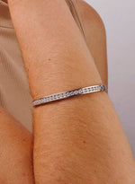 Fine Design Silver Slave Bracelet with Zirconia