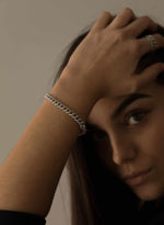 Bracelets en argent brillant avec serti total de zircons