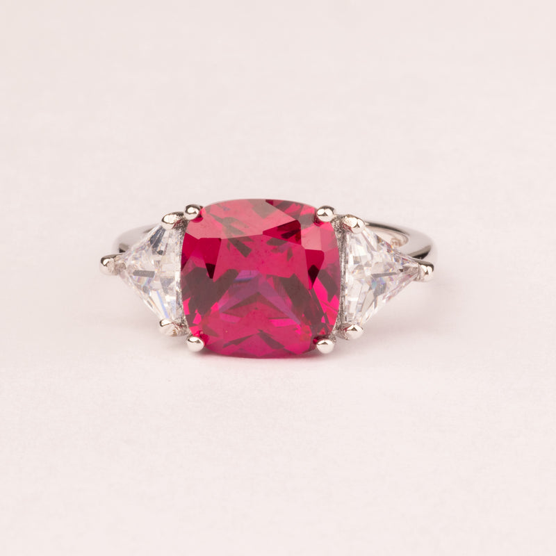 Square ruby ​​ring with triangular zirconia